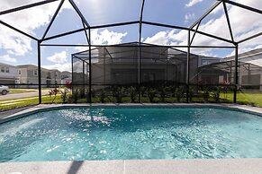 Family Friendly 5BR Home Pool Patio Room for 10