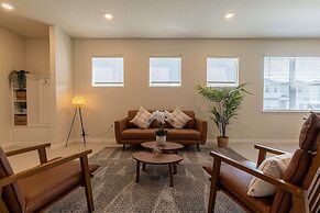 Family Friendly 5BR Home Pool Patio Room for 10