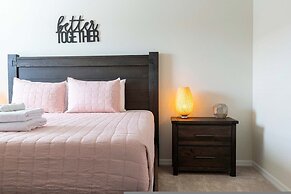 Family Friendly 5BR Home Pool Patio Room for 10