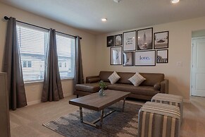 Family Friendly 5BR Home Pool Patio Room for 10