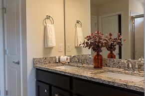 Family Friendly 5BR Home Pool Patio Room for 10