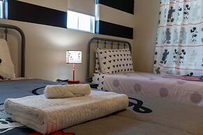 Family Friendly 5BR Home Pool Patio Room for 10