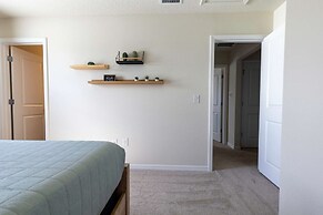 Family Friendly 5BR Home Pool Patio Room for 10