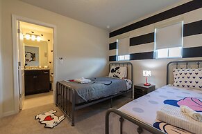 Family Friendly 5BR Home Pool Patio Room for 10