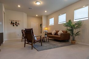 Family Friendly 5BR Home Pool Patio Room for 10