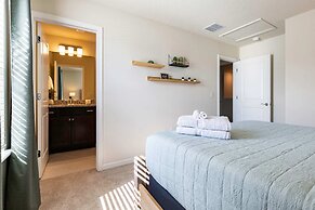 Family Friendly 5BR Home Pool Patio Room for 10