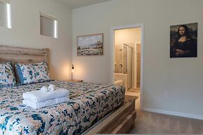 Family Friendly 5BR Home Pool Patio Room for 10