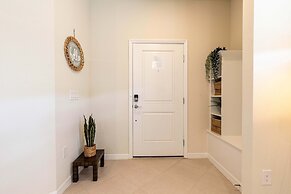 Family Friendly 5BR Home Pool Patio Room for 10