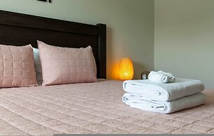 Family Friendly 5BR Home Pool Patio Room for 10