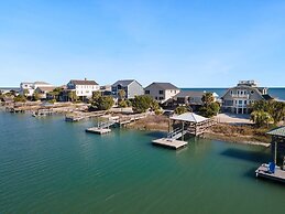 Laughin Place 7 Bedroom Home by Peace Vacations