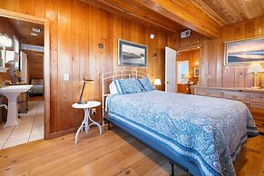 Laughin Place 7 Bedroom Home by Peace Vacations