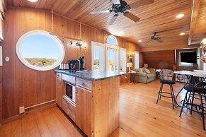 Laughin Place 7 Bedroom Home by Peace Vacations