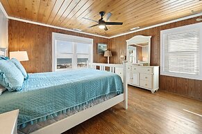 Laughin Place V 5 Bedroom Home by Peace Vacations