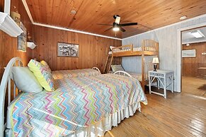 Laughin Place V 5 Bedroom Home by Peace Vacations