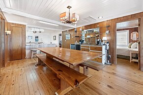 Laughin Place V 5 Bedroom Home by Peace Vacations