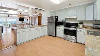 Laughin Place V 5 Bedroom Home by Peace Vacations