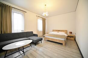 Mon Invite Hotel