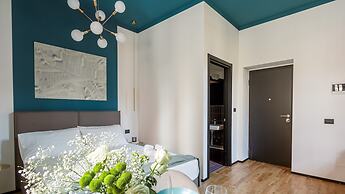 Bright Ground-floor Studio in Milan