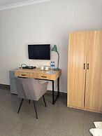 Eleganciana Lodges Ltd