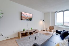 Airport Proximity- Apt in Crystal City