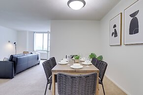 Airport Proximity- Apt in Crystal City