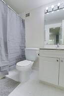 Airport Proximity- Apt in Crystal City