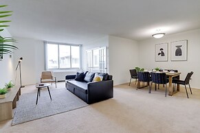 Airport Proximity- Apt in Crystal City