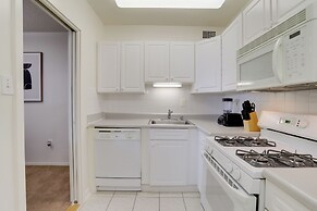 Airport Proximity- Apt in Crystal City