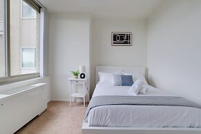 Airport Proximity- Apt in Crystal City