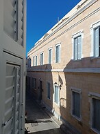 6 Roosevelt Str.