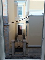 6 Roosevelt Str.