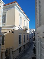6 Roosevelt Str.