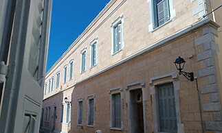 6 Roosevelt Str.
