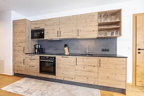 Lovely Apartment With Mountain Views