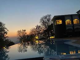 An Extravagant Pushp Villa Overlooking the Ganges