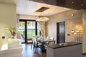 An Extravagant Pushp Villa Overlooking the Ganges