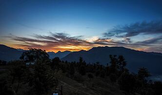 An Extravagant Pushp Villa Overlooking the Ganges