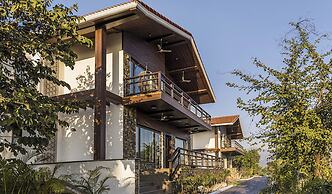An Extravagant Pushp Villa Overlooking the Ganges