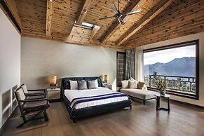 An Extravagant Pushp Villa Overlooking the Ganges