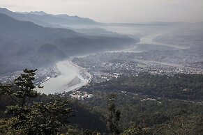 An Extravagant Pushp Villa Overlooking the Ganges