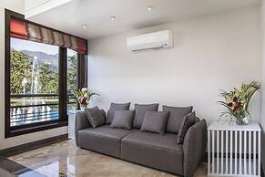 An Extravagant Pushp Villa Overlooking the Ganges