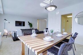 Spacious 2BR Apartment in Crystal City