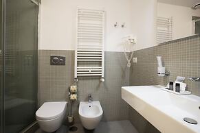 History Suite Essence