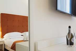 History Suite Essence