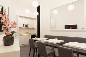 History Suite Essence