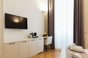 History Suite Essence