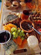 Laklouk 1808 lodge by Hansa