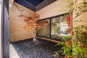 Jerina Mansion in Picall