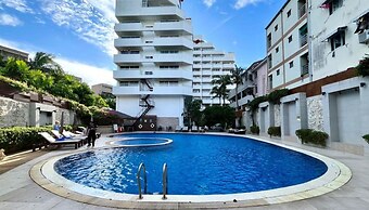 Heritage - Modern Studio Shared Pool, City Centre
