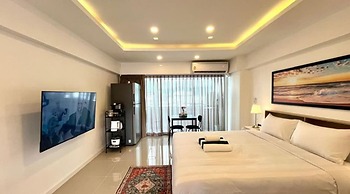 Heritage - Modern Studio Shared Pool, City Centre